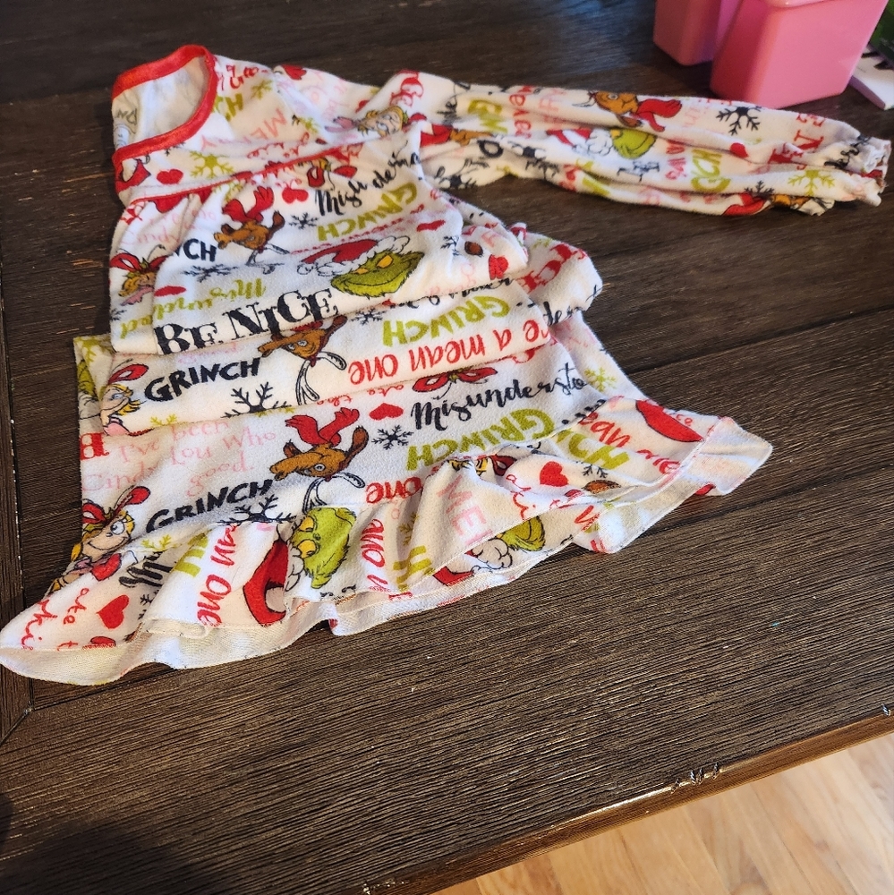 Long sleeve Grinch nightgown girls size M